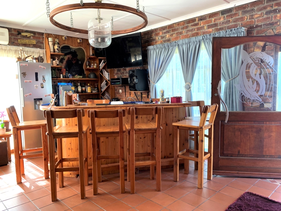 4 Bedroom Property for Sale in Wavecrest Eastern Cape